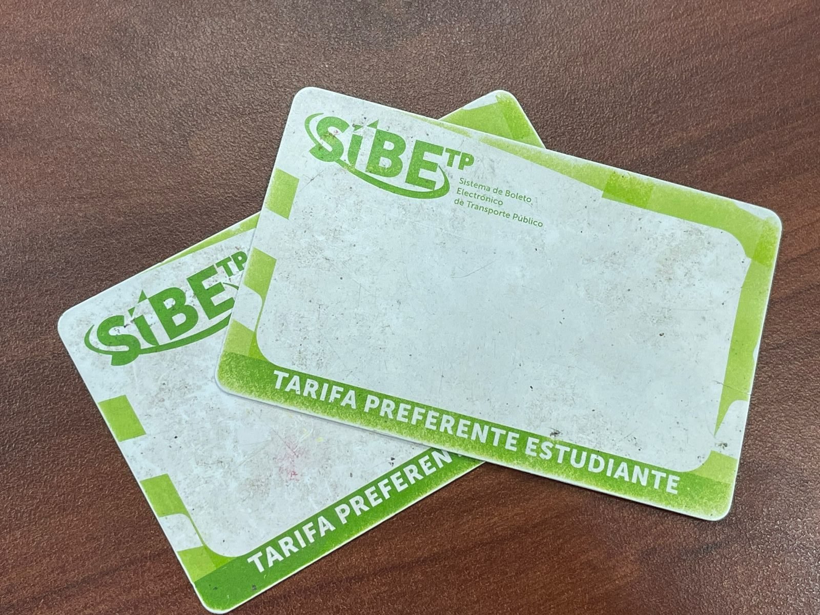 Exigirán a estudiantes renovar sus tarjetas de transporte o se las