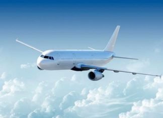 Chocan aviones en pleno vuelo