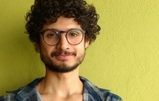 Ilustrador que ganó beca de cine divide opiniones tras solicitar apoyo para boleto de avión