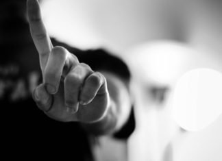 Discriminan a pareja gay en restaurante de Monterrey