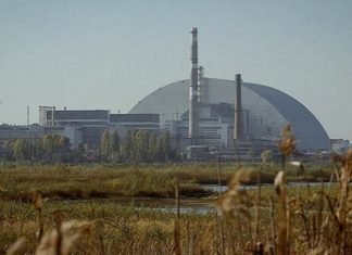 Inauguran cúpula que cubre reactor accidentado de Chernobyl