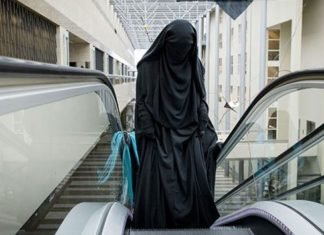 Entra en vigor en Holanda la prohibición del burka