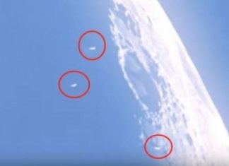 Captan varios OVNIS alrededor de la Luna