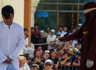 Pareja en Indonesia es condenada a 100 azotes por tener relaciones antes de la boda