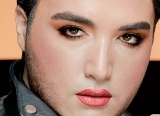 Avon incluye modelos hombre usando maquillaje