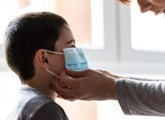 “Los niños están enfermando”: alerta la mamá de un niño de 12 años que lucha contra la COVID