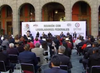 López Obrador recibió a diputados que aprobaron el PEF 2022 en Palacio Nacional