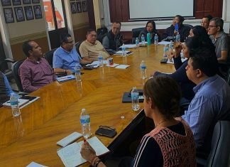 Se reúnen con vecinos de El Rehilete para tratar tema de agua