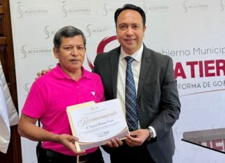 Funcionario del DIF salva la vida de un bebé en Salvatierra