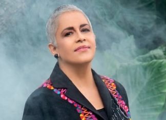 Contratan a Eugenia León para informe de Juan Miguel