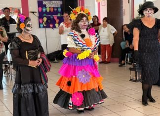 Celebran Festival del Día de Muertos en el Centro Gerontológico de Salvatierra