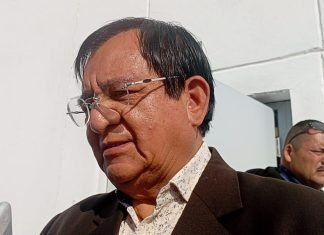 Alcalde justifica a directores que se incrementaron sueldo, asegura que lo regresarán