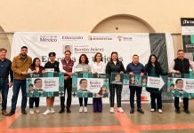 Entregan “Becas Benito Juárez” en Salvatierra