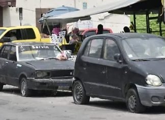 Olvidan en corralón vehículos levantados de la calle