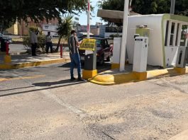 Clausuran equipos de cobro en estacionamientos, los llaman a regularizarse