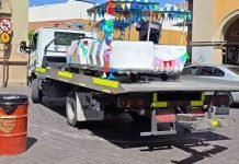 Dueños de trenecito se niegan a pagar multas y tramitar permiso, permanece en corralón