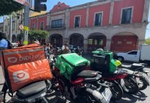 Exigen justicia conductores de plataformas digitales por muerte de motociclista