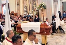 Despiden cientos a Monseñor Castillo Plascencia; ya descansa en Catedral