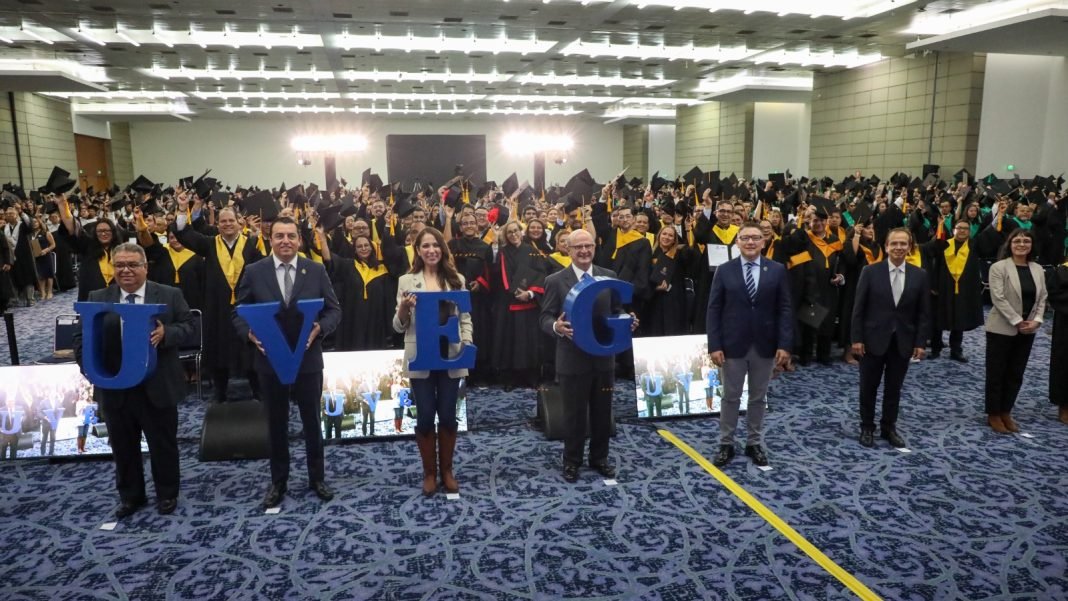 Ceremonia de Egreso UVEG (1)