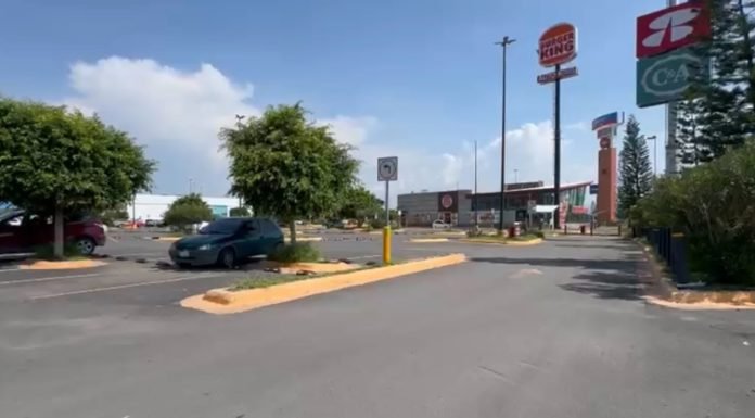 Roban equipo a coreanos en Parque Celaya