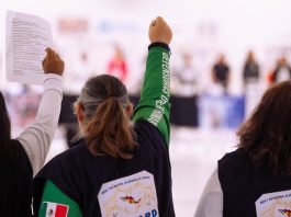 Refrenda Gobernadora su compromiso con las familias buscadoras