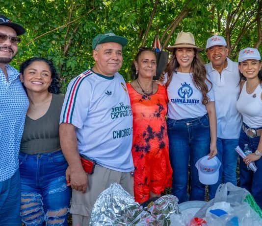 Realiza Libia Dennise gira de atención a personas migrantes en Chicago
