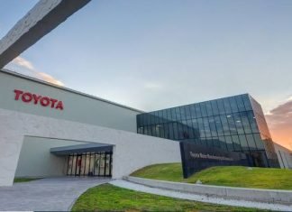 Toyota no se va de México y Trump celebra que traslado de producción a EEUU es por aranceles